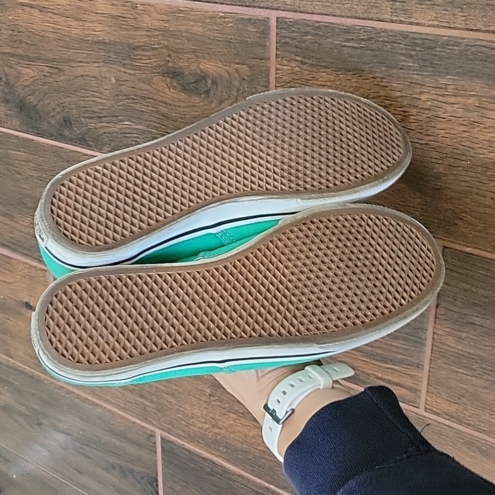Vans - Picture 2 of 4